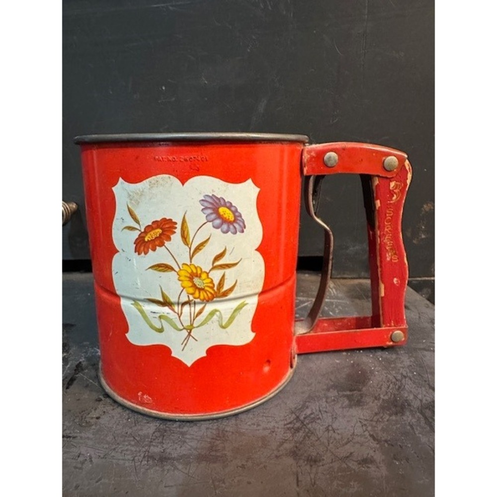 Vintage Androck Hand-i-Sift Red Floral Metal Flour Sifter Wooden Handle USA Made